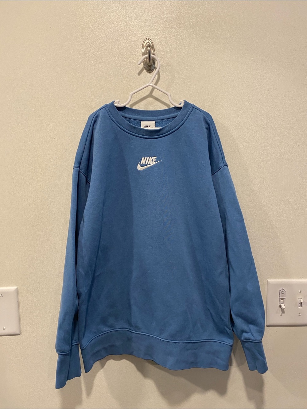 Nike kids long sleeve sweatshirt size youth large blue embroidered center logo